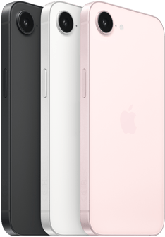 Pohľad zboku a zozadu na čierny, biely a svetloružový iPhone 17e, hore je kamera Fusion, bočné tlačidlo