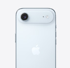 Prikaz stražnje strane iPhonea Air u nebeski plavoj boji, sa sustavom kamera Fusion na izdignutom dijelu pri vrhu