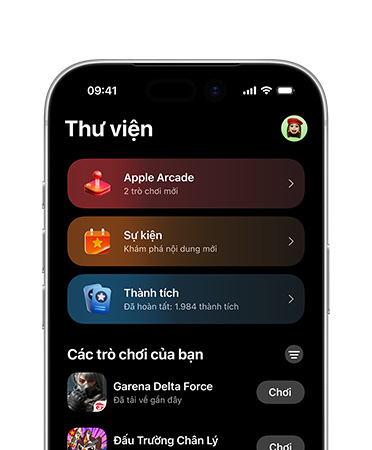 Nửa trên của màn hình iPhone hiển thị bố cục ứng dụng Trò Chơi, bao gồm tab Thư Viện, Apple Arcade, Sự Kiện, Thành Tích và phần Tất Cả Trò Chơi